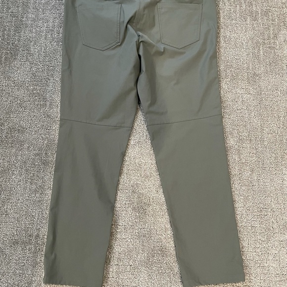 Lululemon men’s ABC pants. - Picture 9 of 13